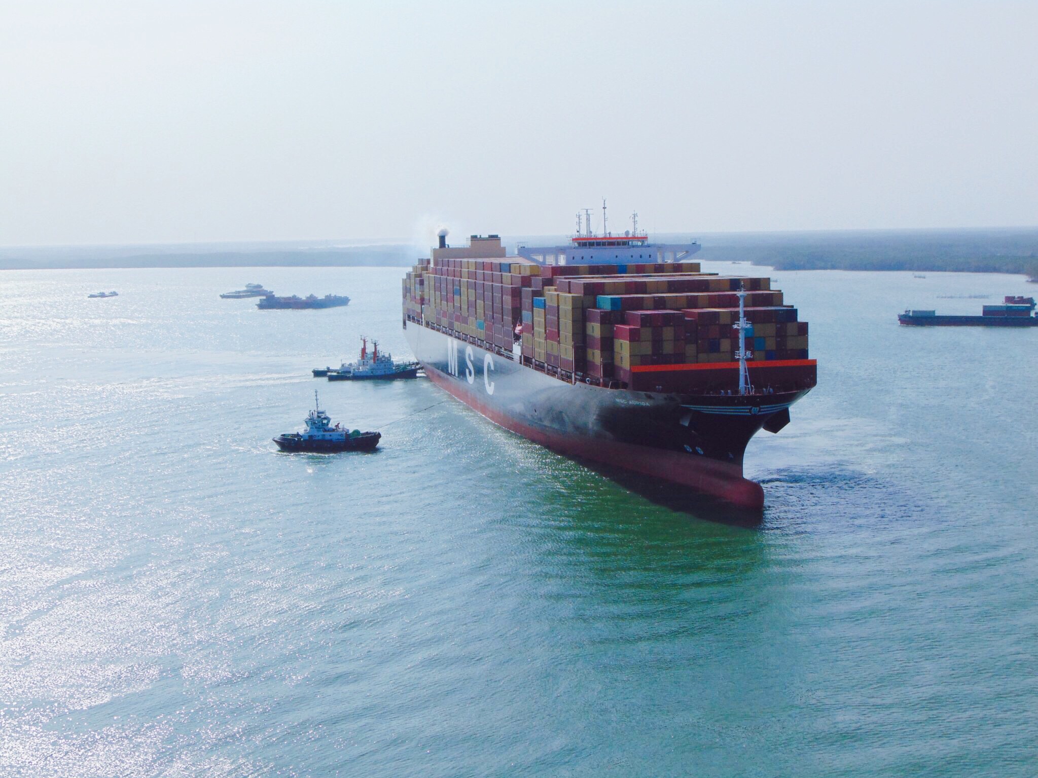 With over 15,000 TEUs, SP-SSA International Terminal (SSIT) handles the largest container volume to ever call a Vietnamese port